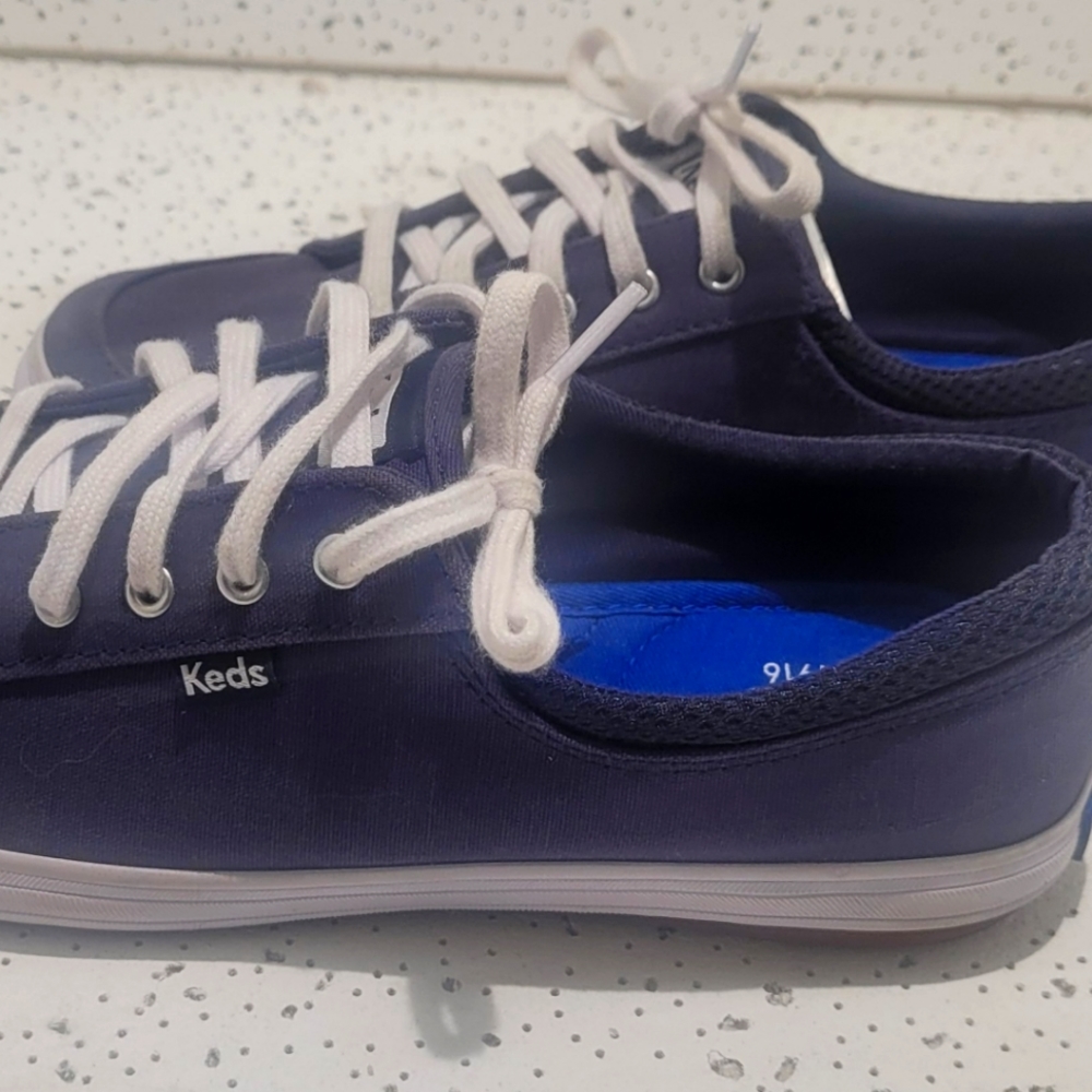 KEDS TENNIS SHOES
